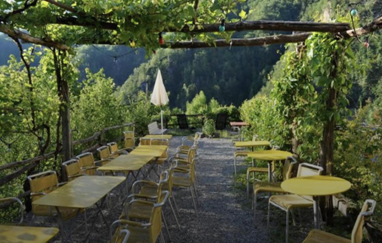 Osteria Gruetli Con Alloggio Borgnone Buitenkant foto