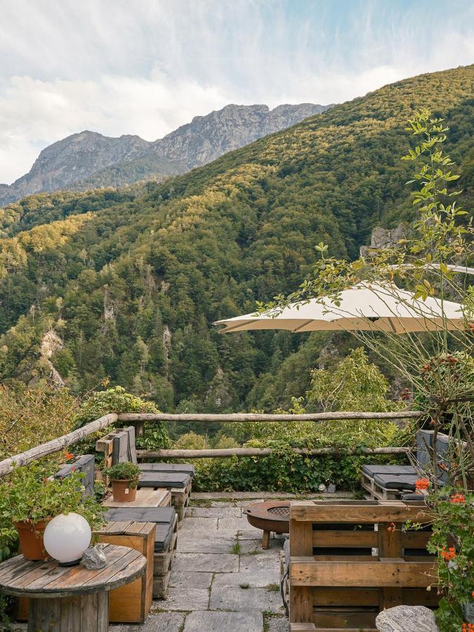 Osteria Gruetli Con Alloggio Borgnone Buitenkant foto